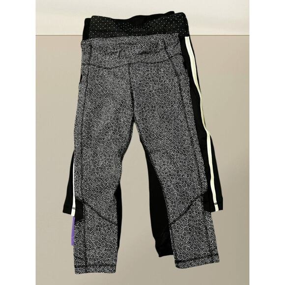 Lululemon Crop Leggings Bundle - Size 6- 4 Pairs Groove Run Inspire Mesh Floral - Picture 6 of 10